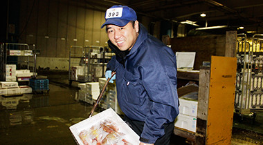 海産物商品部 落合 雅昭
